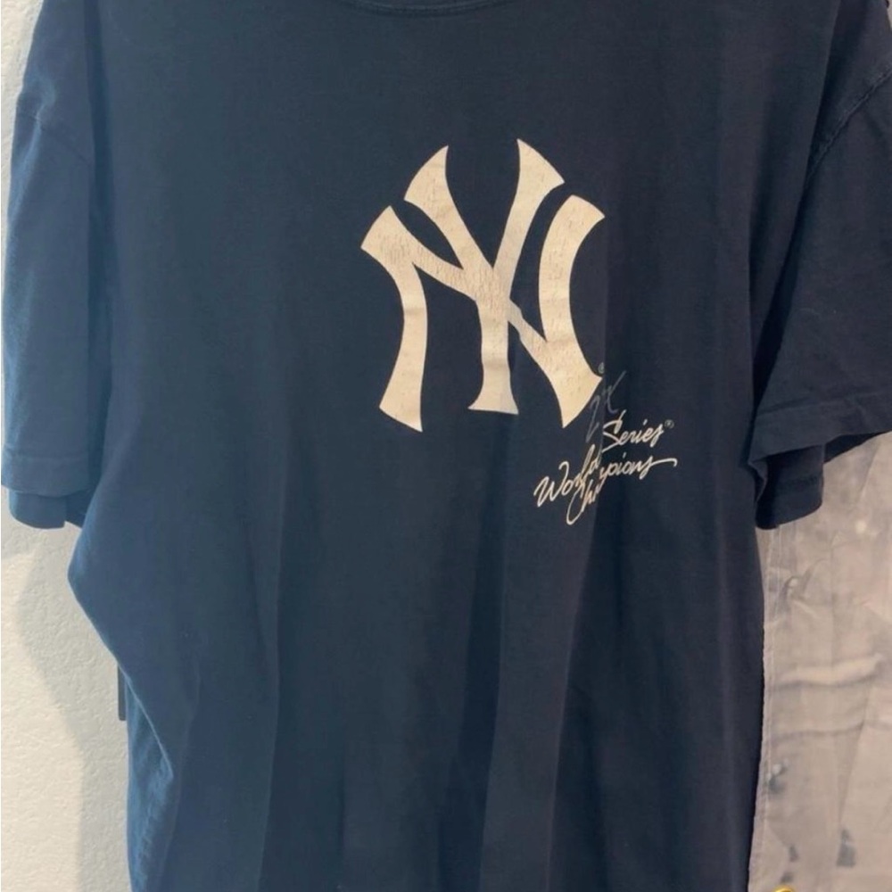 Vintage New York Yankees Navy Blue Graphic T-Shirt